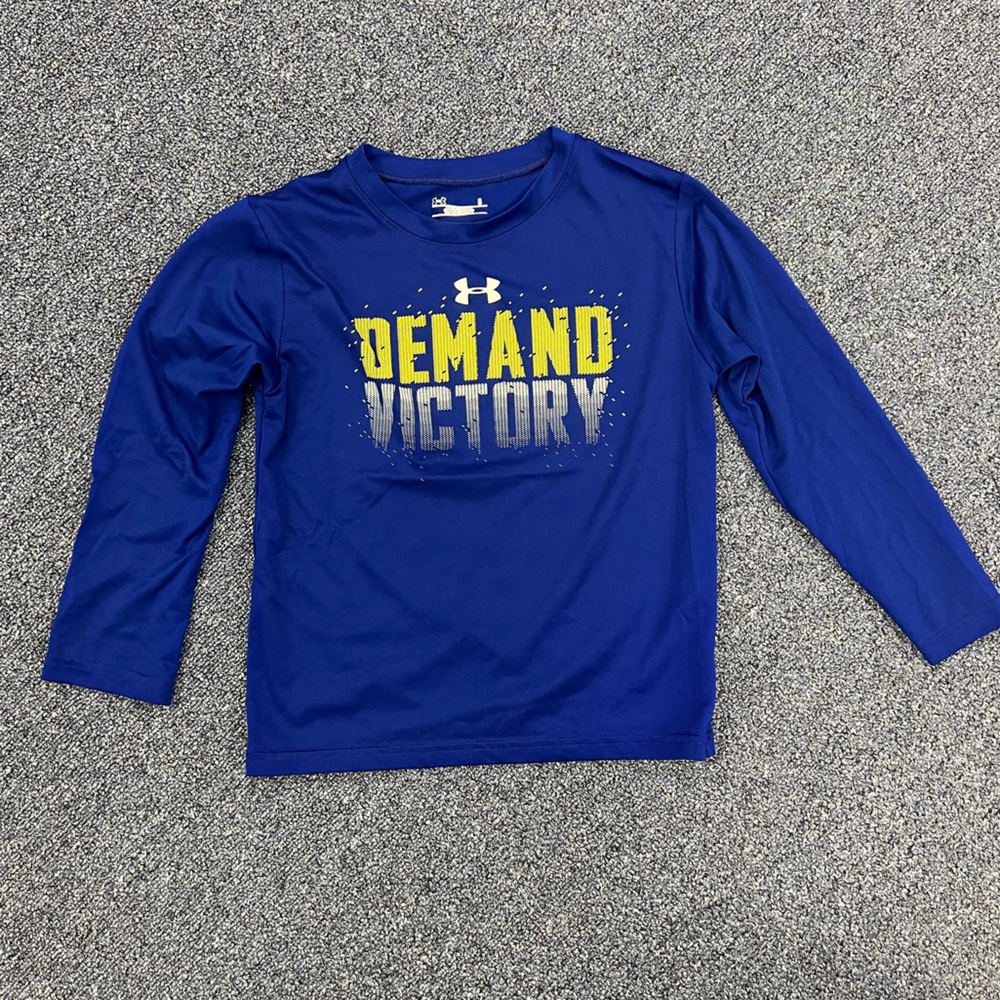 Under Armour boys active shirt - size 5